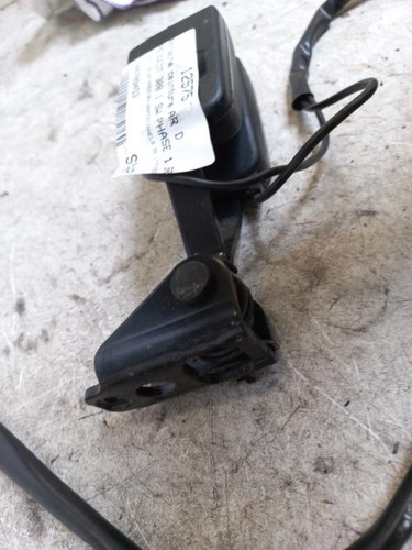 Attache ceinture arriere droit