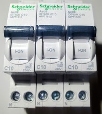 Disjoncteur Schneider A9P71610