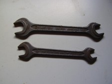 OUTILLAGE DE GARAGE ANCIEN   2 CLES PLATES  HEYCO  