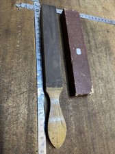 N.2 Outil De Barbier, ancien aiguiseur-affutoir coupe chou, rasoir