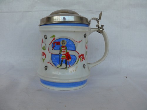 Belle tasse ancienne - , en