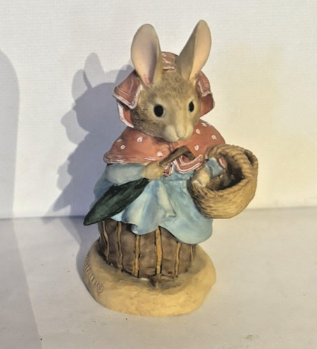 Figurine peter rabbit the - peter,