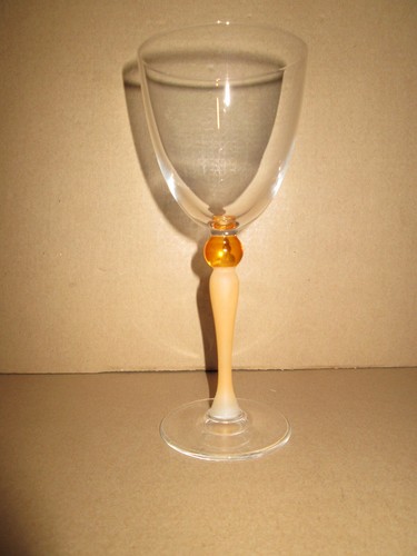 Verre vin rouge - a,