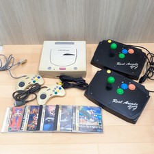 Console Sega Saturn avec 2