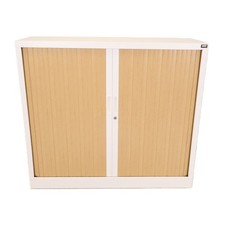 Armoire Basse à Rideaux de