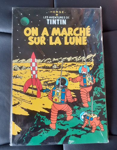 Tintin marché sur la - tintin, "