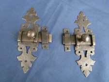 2 Targettes ouvragées fer