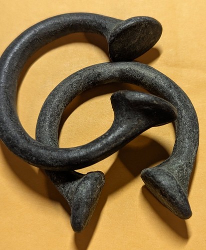 Two manillas west african - two,