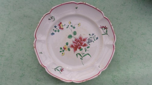 Assiette hannong 18ème - assiette, 18ème.