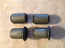 JEU DE 4 SILENTS BLOC DE TRIANGLE INFERIEUR MATRA MURENA 