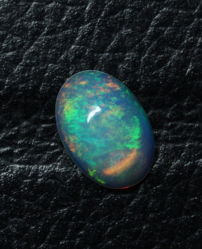 Cabochon ovale opale
