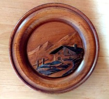 BAS-RELIEF EN BOIS SCULPTÉ «