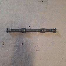 AXE DE ROUE ARRIERE KAWASAKI