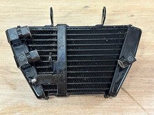 UN RADIATEUR D HUILE MOTO