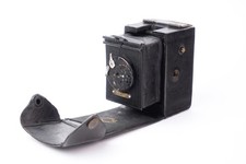 Appareil photo miniature Le Touriste par J.V. Paris. Objectif Achromatique.