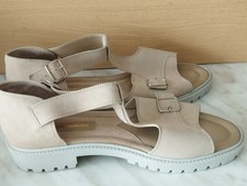 GEORGES HOBEIKA SPARTIATES PLATES FERMEES A BOUCLE CUIR RETOURNE BEIGE T44/45