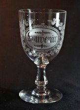 Beau verre à pied ancien -