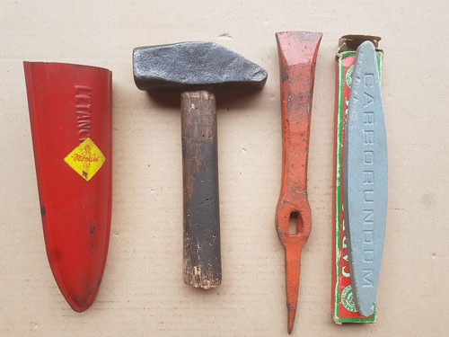 Lot ancien outil battre faux