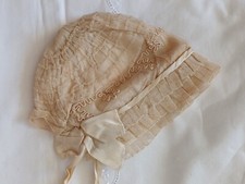 Bonnet ancien en dentelle pour