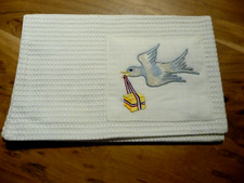 Pochette Bébé en coton blanc nid d'abeille broderie d' oiseau
