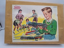 Train ancien en tôle Paya