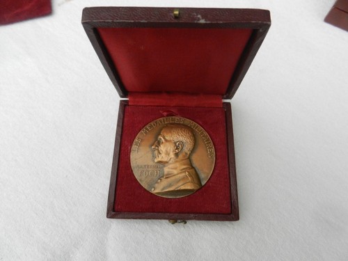 Médaille table les - médaille, de