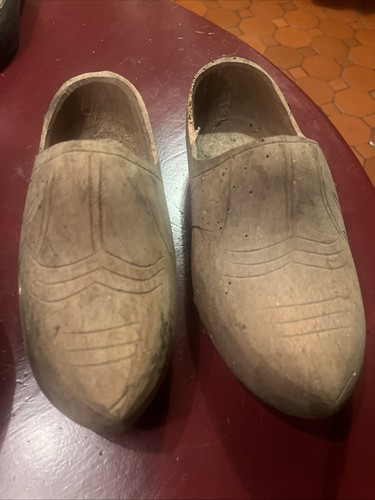 Ancienne paire sabots bois - ancienne,