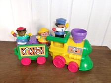FISHER PRICE LITTLE PEOPLE  Train musical 2001 3 PERSONNAGES avec piles