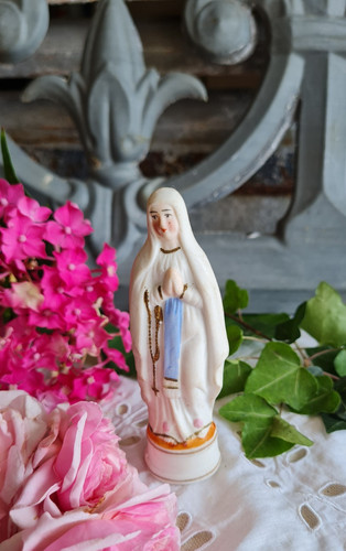 Ancienne petite vierge - ancienne,