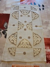 napperon brodé centre de