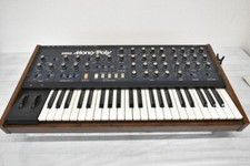 synthétiseur analogique korg