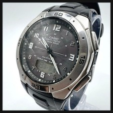 Montre solaire numérique