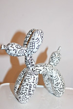 décoration maison figurine chien abstrait   en résine 15.5 X 15.5  x 6.5 cms