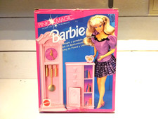 BARBIE / MATTEL 65018 / HORLOGE + MEUBLE VINTAGE "PINK MAGIC" 1992 BOITE / BOX