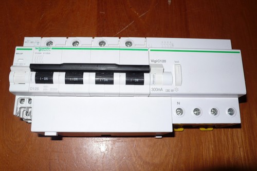 Disjoncteur a9n18393 - disjoncteur,