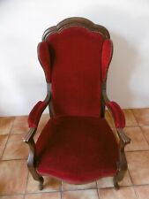 ANCIEN FAUTEUIL VOLTAIRE A OREILLES XIX siècles TISSU VELOURS ROUGE CLOUTES