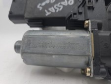 Moteur leve vitre avant gauche