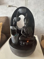 Fontaine d'intérieur zen : cascade, lumières, bouddha