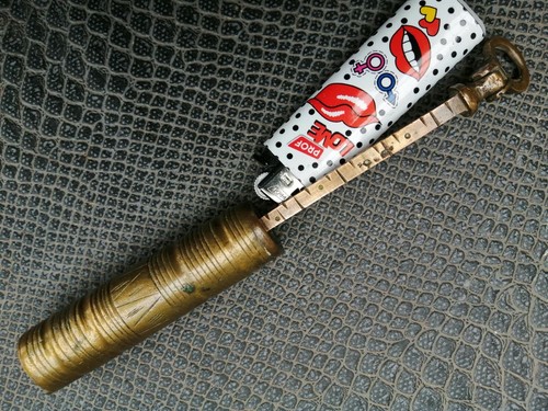 Insolite ancien instrument - insolite,