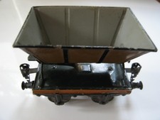 Ancien wagon à benne basculante brun/noir de MÄRKLIN à l'échelle 1 - Bel état