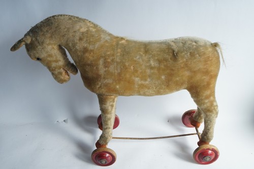 Ancien jouet tirer cheval - à,