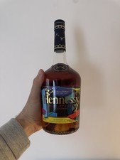 Bouteille de cognac KAWS