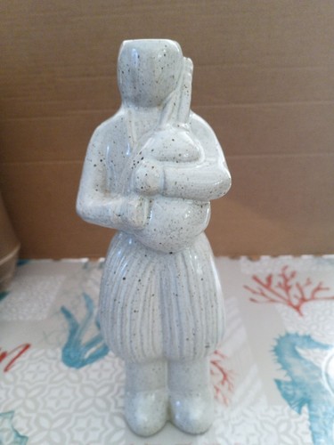 Statuette bouteille alcool - à,