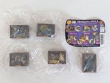 Lot de 5 figurines capsules