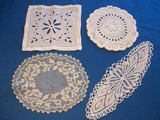 Lot de 4 napperons anciens