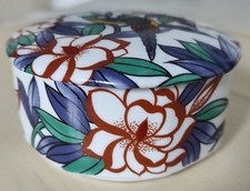 Une Boîte en Porcelaine