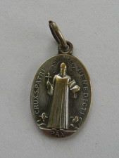 Ancienne MEDAILLE religieuse SAINT BENOIT Exorciste protecteur du mal.. métal