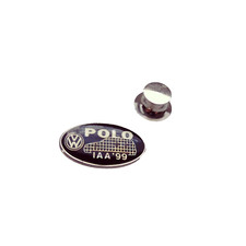 Pin's lapel pin pins Auto car  logo VW Volkswagen POLO  IAA '99 (Sigle au dos)