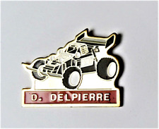 pin s voiture à becquet coureur automobile D. Delpierre