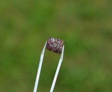 Rubis brut de Madagascar